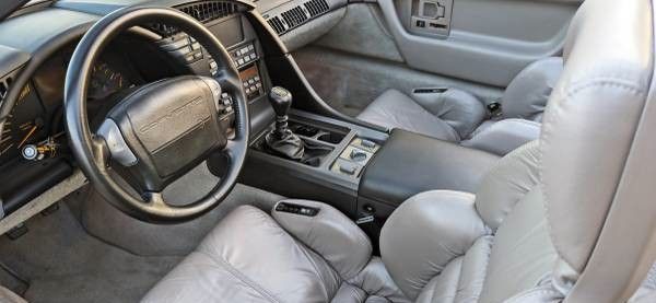 Chevrolet-Corvette-1990-Black-Gray-Leather-4