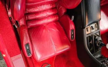 Chevrolet-Corvette-1990-Hatchback-14