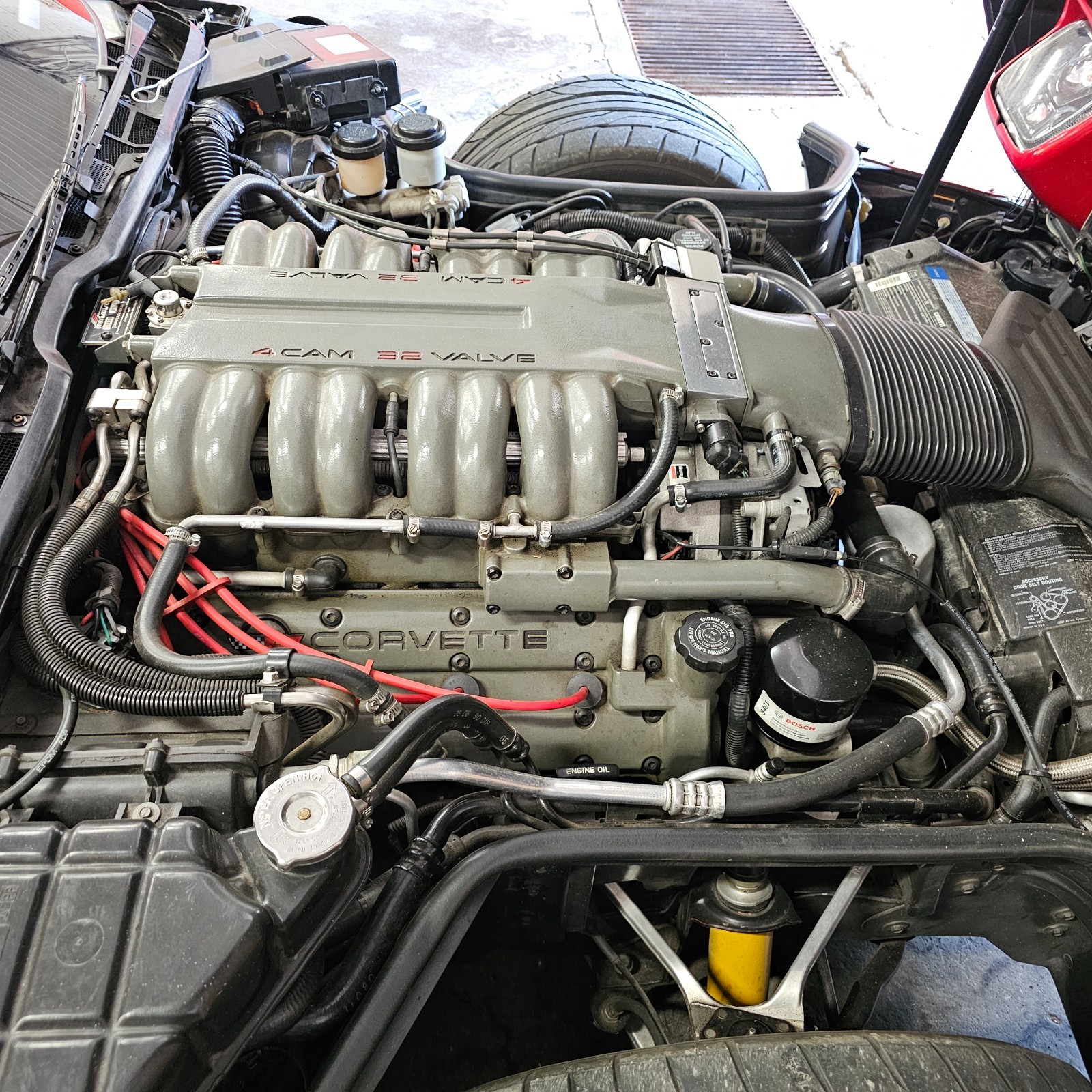 Chevrolet-Corvette-1990-Hatchback-16