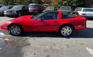 Chevrolet-Corvette-1990-Hatchback-2