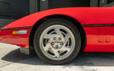 Chevrolet-Corvette-1990-Hatchback-2