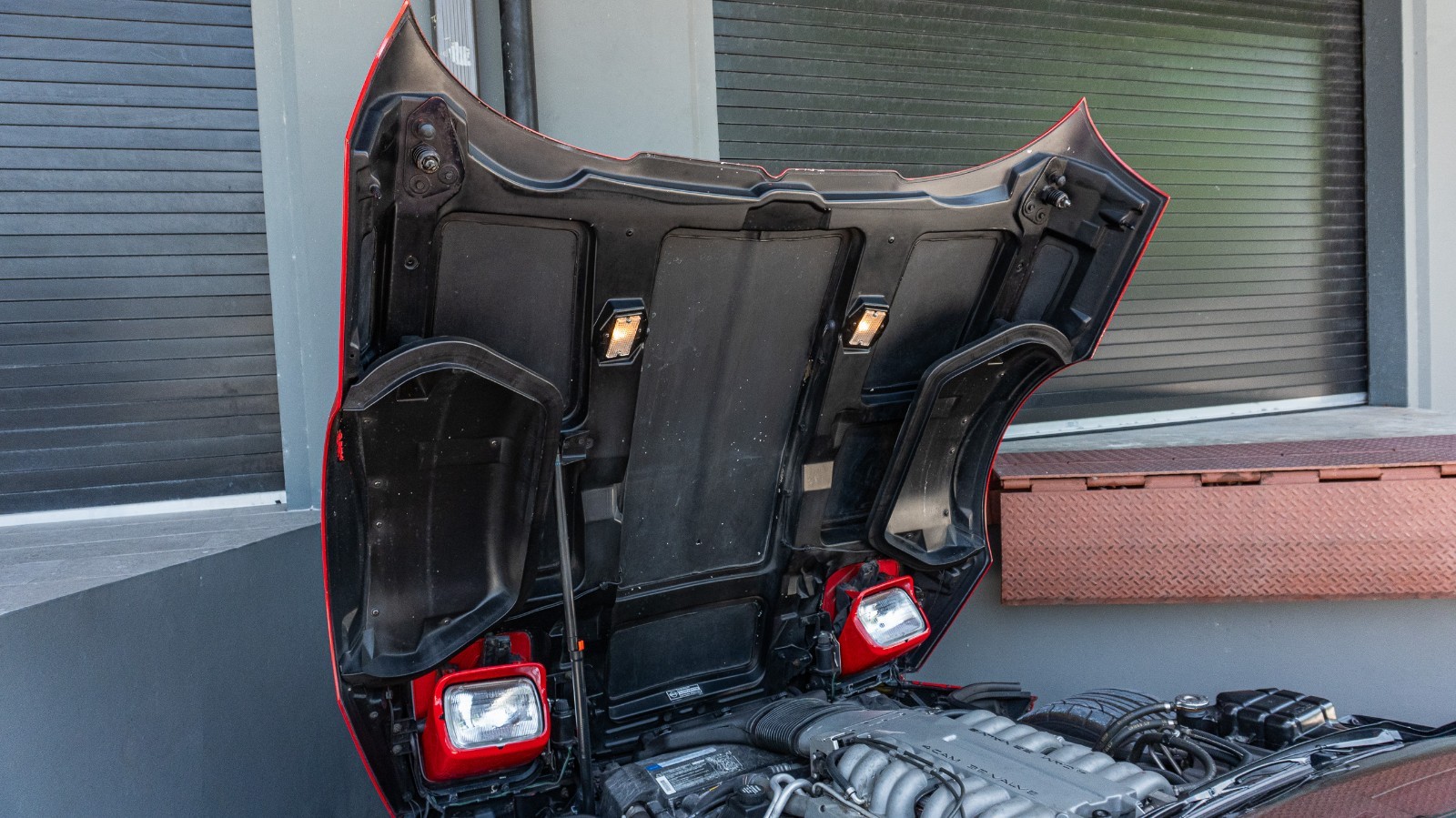 Chevrolet-Corvette-1990-Hatchback-22
