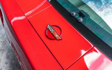 Chevrolet-Corvette-1990-Hatchback-23