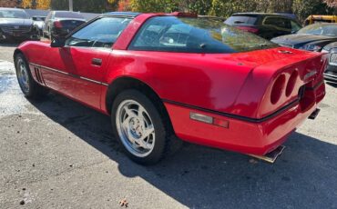 Chevrolet-Corvette-1990-Hatchback-3