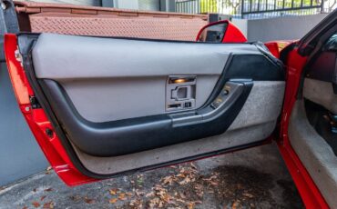 Chevrolet-Corvette-1990-Hatchback-31