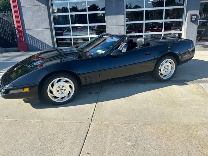 Chevrolet-Corvette-1990-Triple-Black-Black-13