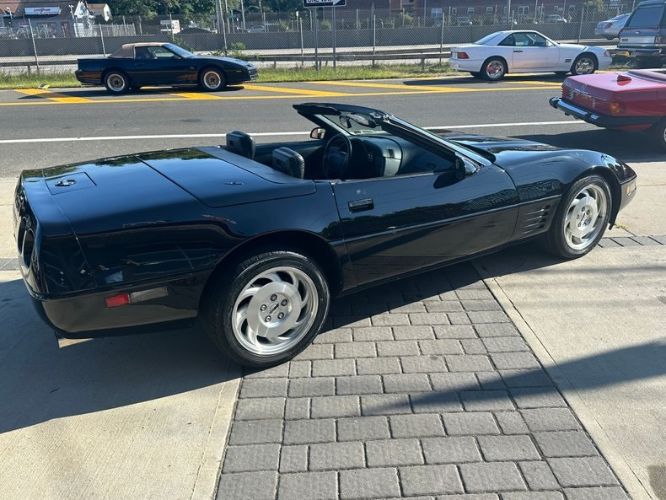Chevrolet-Corvette-1990-Triple-Black-Black-17