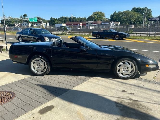 Chevrolet-Corvette-1990-Triple-Black-Black-18