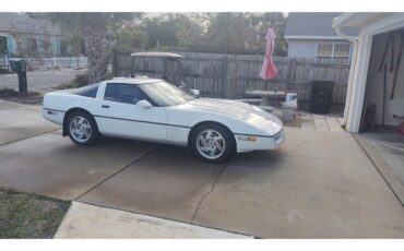 Chevrolet-Corvette-1990-White-Red-1