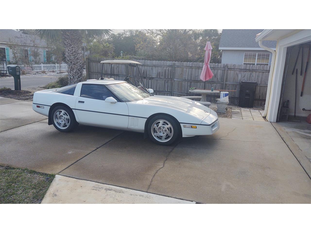 Chevrolet-Corvette-1990-White-Red-1