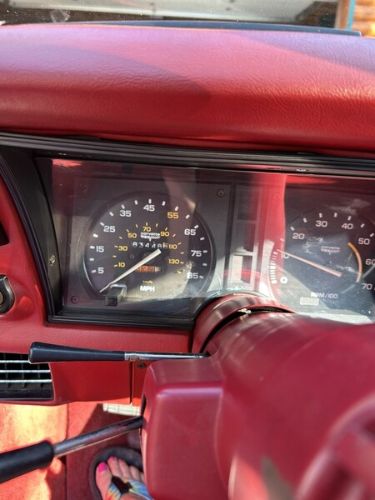 Chevrolet-Corvette-1990-White-Red-11