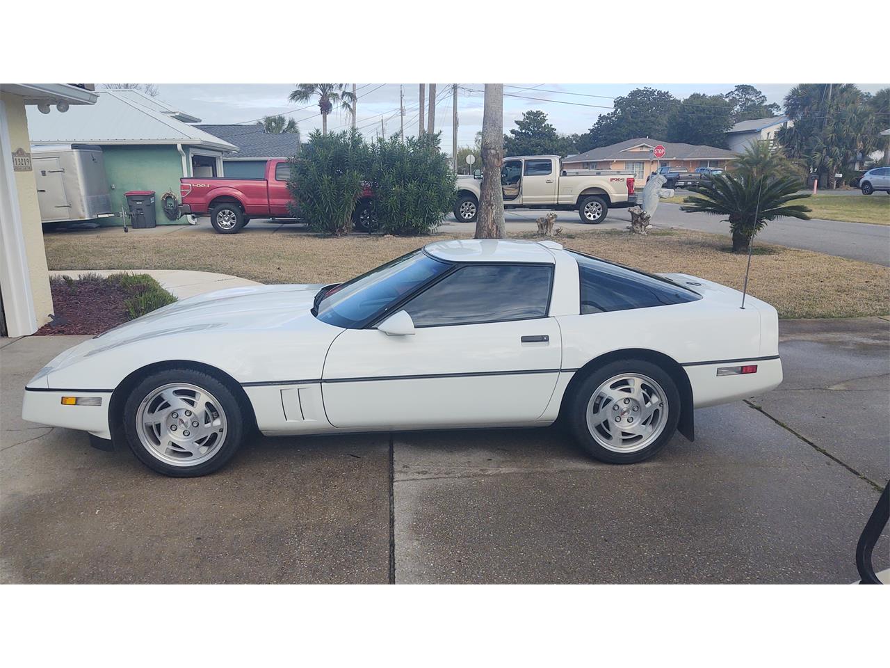 Chevrolet-Corvette-1990-White-Red-5