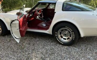 Chevrolet-Corvette-1990-White-Red-5