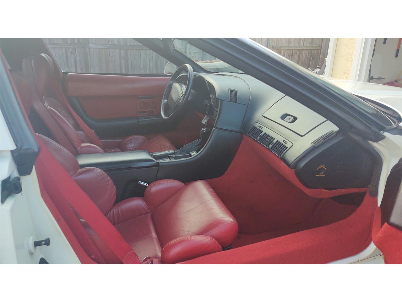 Chevrolet-Corvette-1990-White-Red-6