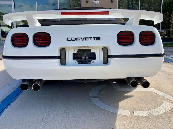 Chevrolet-Corvette-1990-White-Red-Leather-1