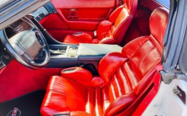 Chevrolet-Corvette-1990-White-Red-Leather-11