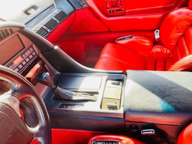 Chevrolet-Corvette-1990-White-Red-Leather-12