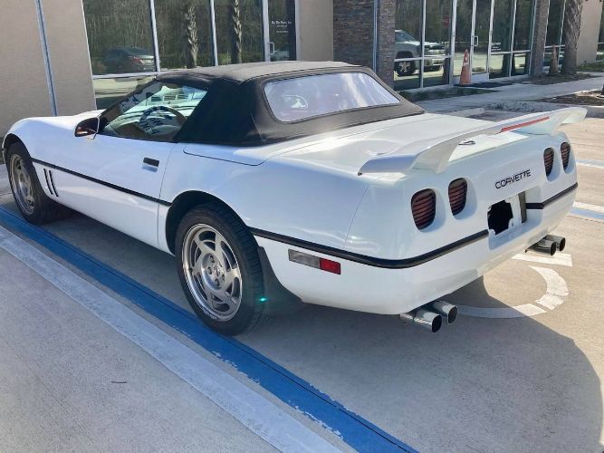 Chevrolet-Corvette-1990-White-Red-Leather-14