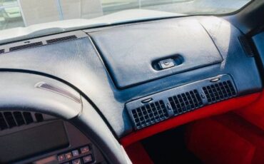Chevrolet-Corvette-1990-White-Red-Leather-19
