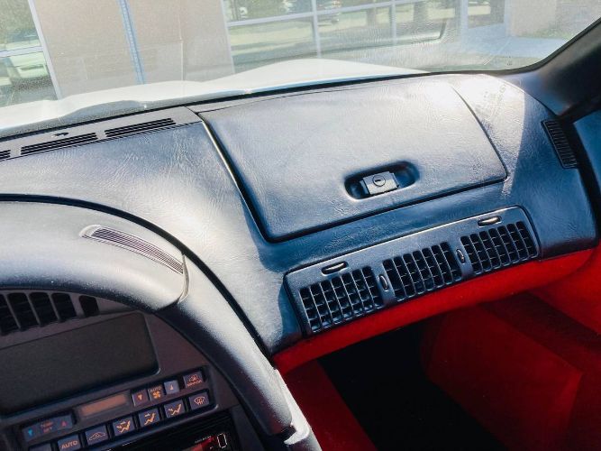 Chevrolet-Corvette-1990-White-Red-Leather-19