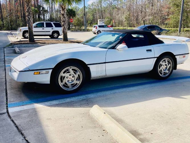 Chevrolet-Corvette-1990-White-Red-Leather-23