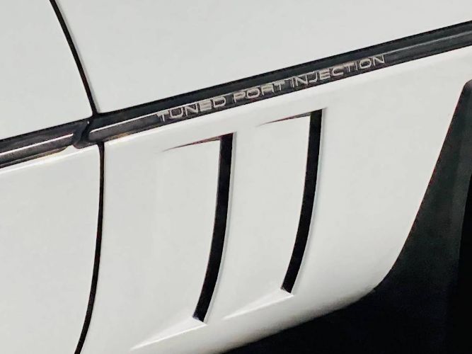 Chevrolet-Corvette-1990-White-Red-Leather-3