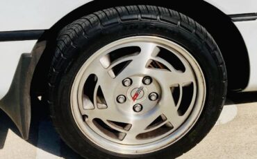 Chevrolet-Corvette-1990-White-Red-Leather-4