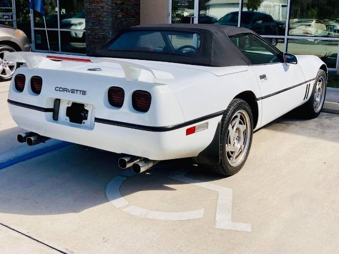 Chevrolet-Corvette-1990-White-Red-Leather-9