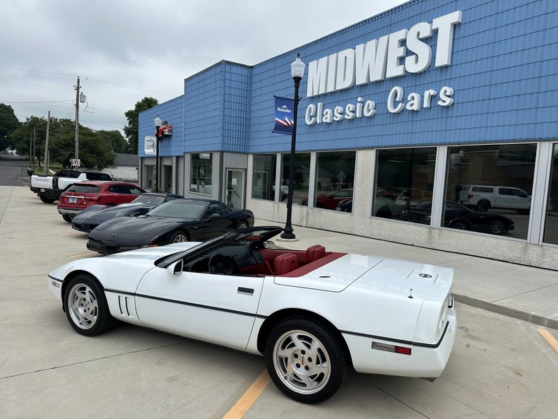 Chevrolet-Corvette-1990-White-Torch-Red-1