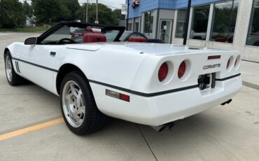 Chevrolet-Corvette-1990-White-Torch-Red-13