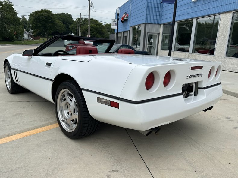 Chevrolet-Corvette-1990-White-Torch-Red-13