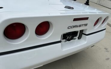 Chevrolet-Corvette-1990-White-Torch-Red-16