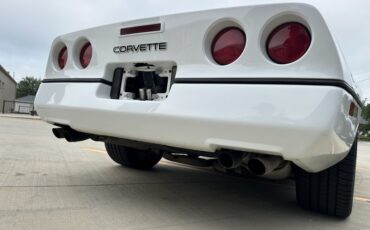 Chevrolet-Corvette-1990-White-Torch-Red-17