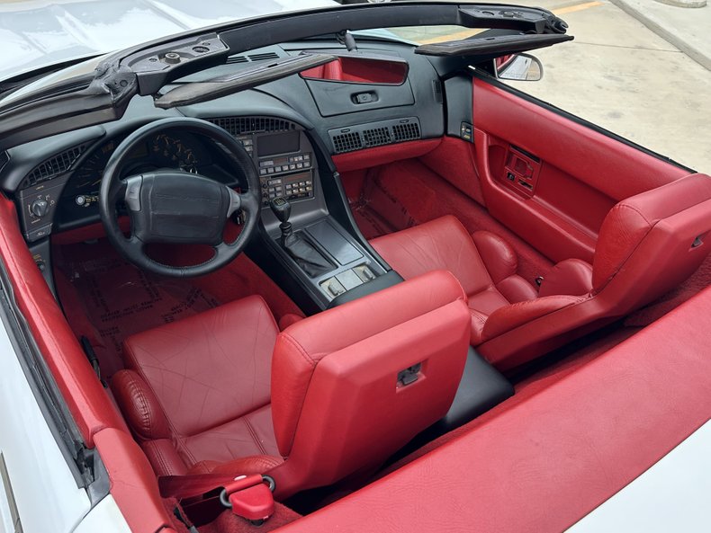 Chevrolet-Corvette-1990-White-Torch-Red-18