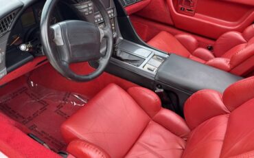 Chevrolet-Corvette-1990-White-Torch-Red-22