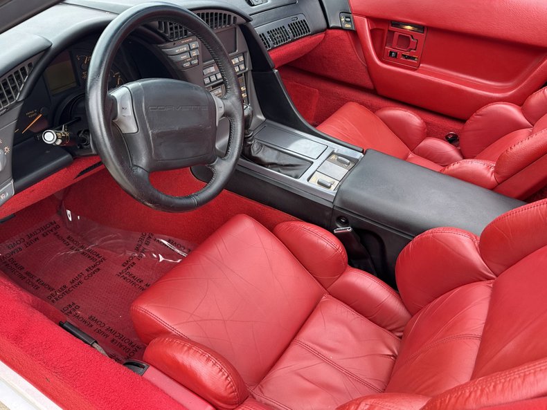 Chevrolet-Corvette-1990-White-Torch-Red-22