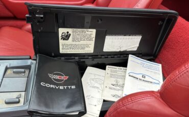 Chevrolet-Corvette-1990-White-Torch-Red-25