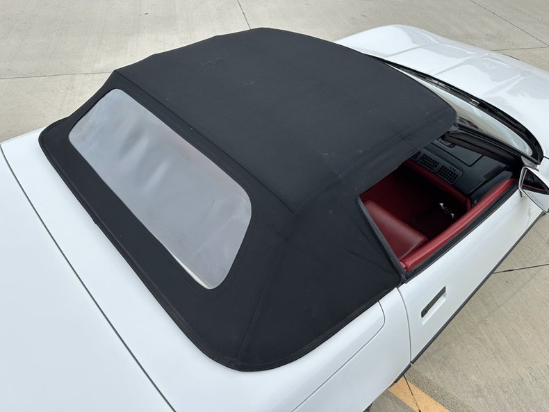 Chevrolet-Corvette-1990-White-Torch-Red-30