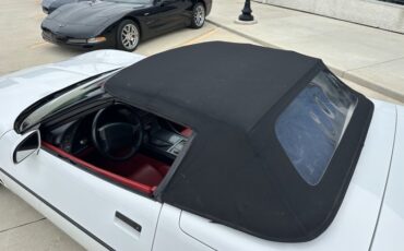 Chevrolet-Corvette-1990-White-Torch-Red-32