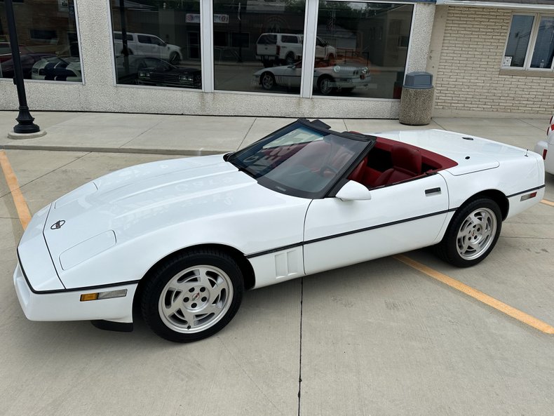 Chevrolet-Corvette-1990-White-Torch-Red-4