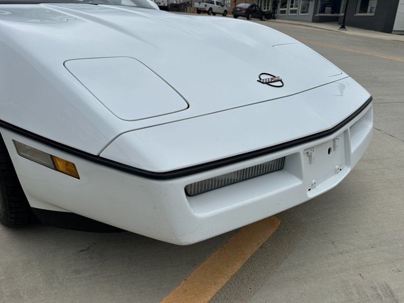 Chevrolet-Corvette-1990-White-Torch-Red-7