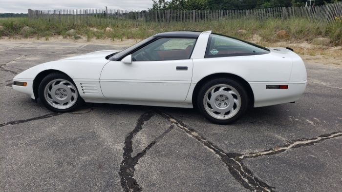Chevrolet-Corvette-1991-18