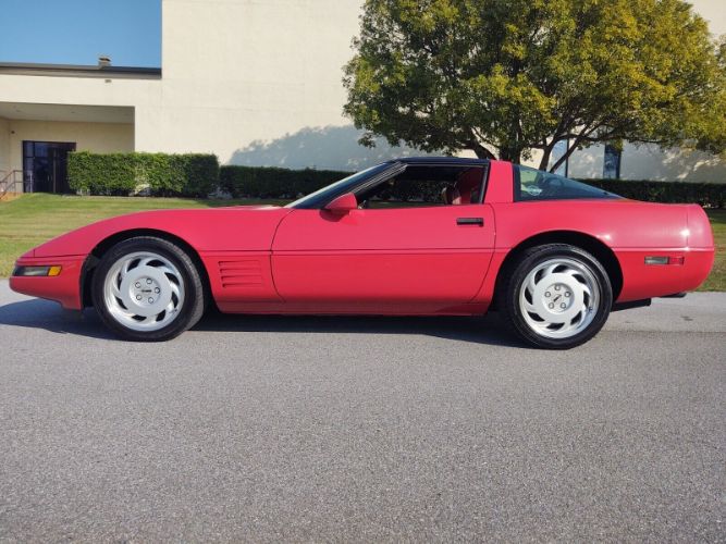 Chevrolet-Corvette-1991-Red-Red-11