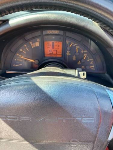Chevrolet-Corvette-1991-White-Red-Cloth-10