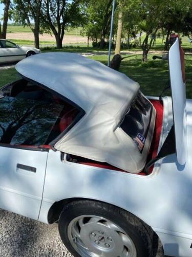 Chevrolet-Corvette-1991-White-Red-Cloth-18