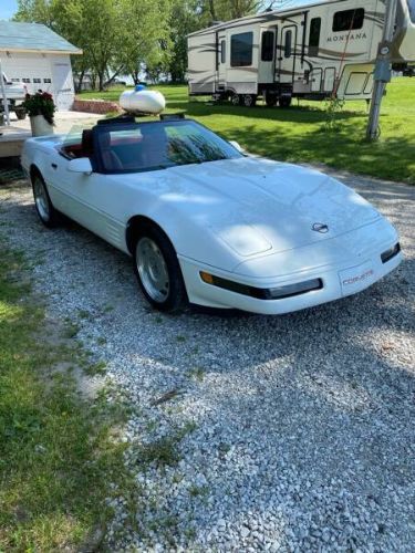 Chevrolet-Corvette-1991-White-Red-Cloth-2