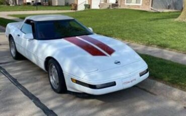Chevrolet-Corvette-1991-White-Red-Cloth-23