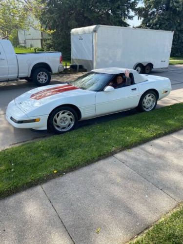 Chevrolet-Corvette-1991-White-Red-Cloth-25