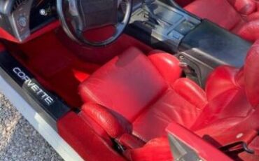 Chevrolet-Corvette-1991-White-Red-Cloth-3