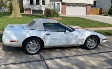 Chevrolet-Corvette-1991-White-Red-Cloth
